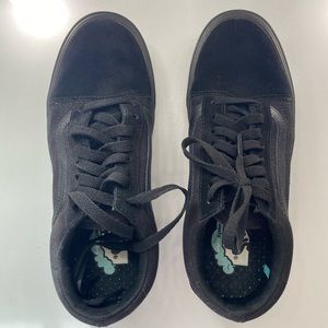 Black Vans with Black Shoelaces